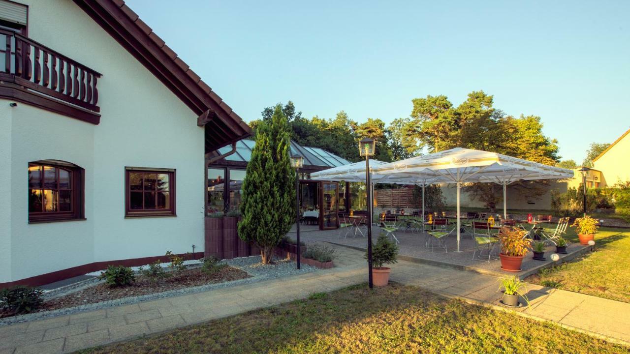 Lokal Genial Pension & Restaurant Beelitz Εξωτερικό φωτογραφία