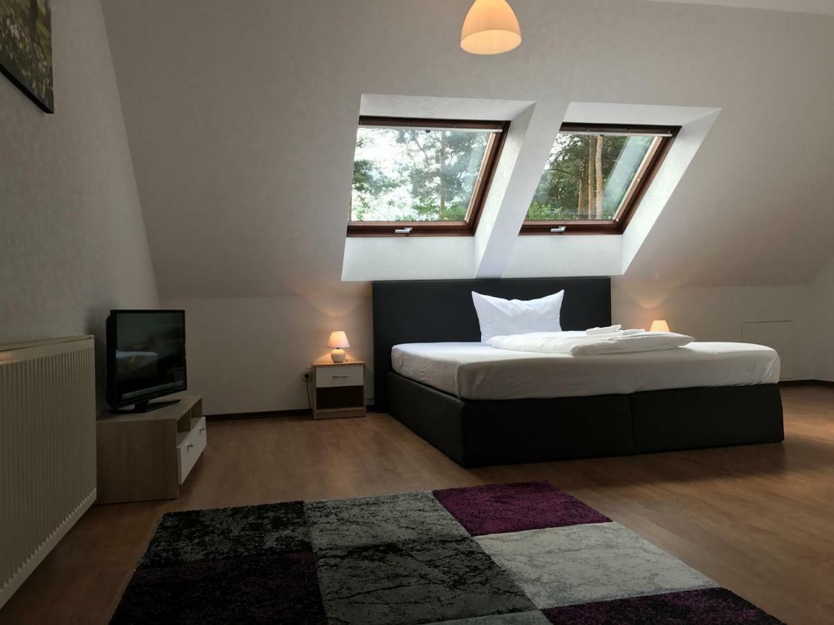 Lokal Genial Pension & Restaurant Beelitz Εξωτερικό φωτογραφία
